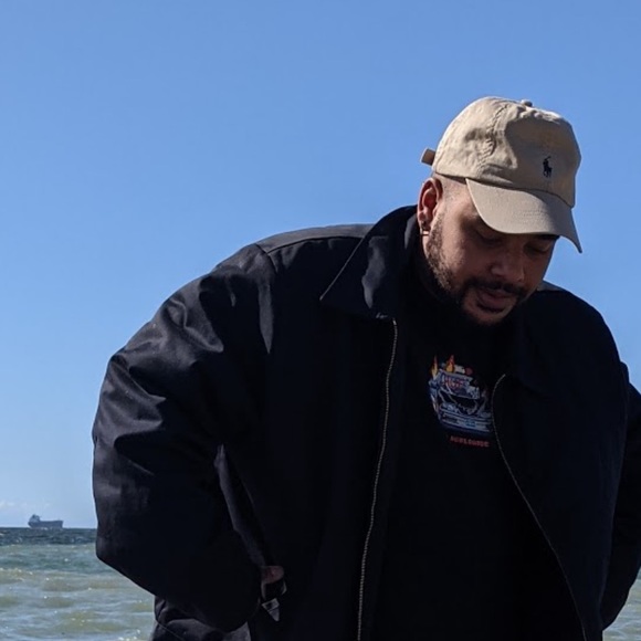 Meet your Posher, Russel - Picture 1 of 1